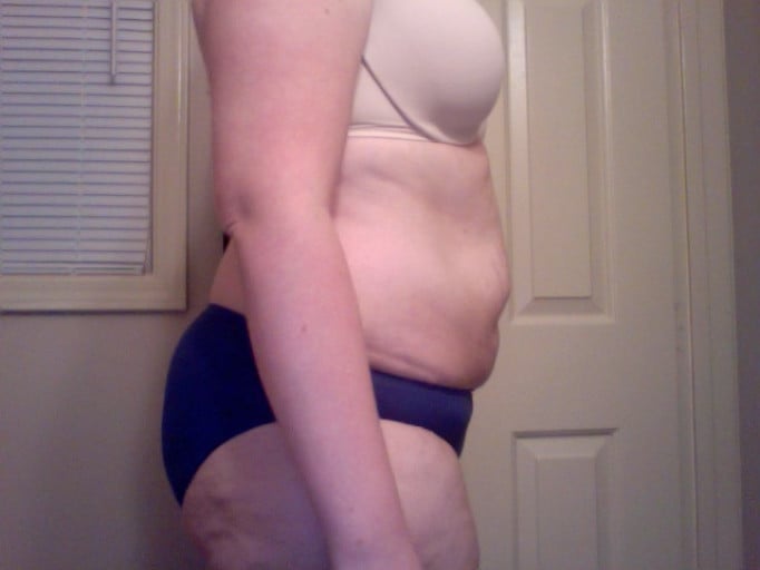 A progress pic of a 5'8" woman showing a snapshot of 216 pounds at a height of 5'8