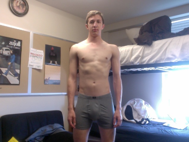 5 Photos of a 6'4 175 lbs Male Fitness Inspo