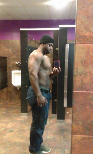A before and after photo of a 5'9" male showing a muscle gain from 144 pounds to 204 pounds. A total gain of 60 pounds.