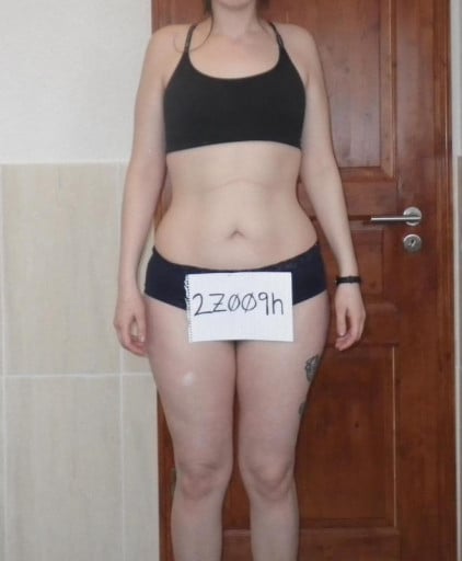 A picture of a 5'9" female showing a snapshot of 172 pounds at a height of 5'9