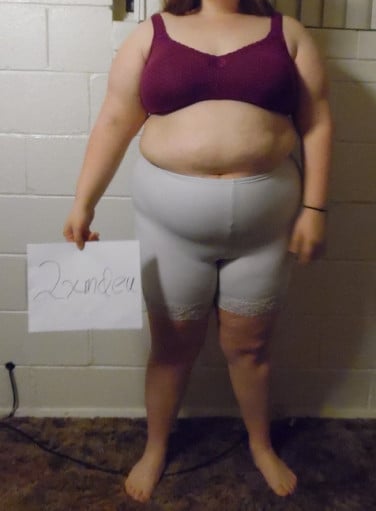 A before and after photo of a 5'4" female showing a snapshot of 260 pounds at a height of 5'4