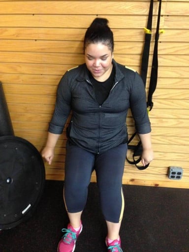 A photo of a 5'6" woman showing a fat loss from 252 pounds to 230 pounds. A total loss of 22 pounds.