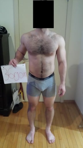 A photo of a 5'7" man showing a snapshot of 176 pounds at a height of 5'7