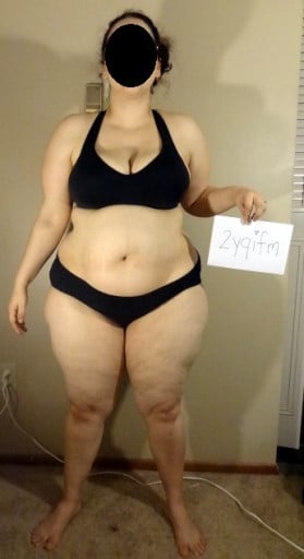 A picture of a 5'1" female showing a snapshot of 207 pounds at a height of 5'1