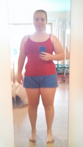 A picture of a 5'2" female showing a weight loss from 177 pounds to 138 pounds. A total loss of 39 pounds.