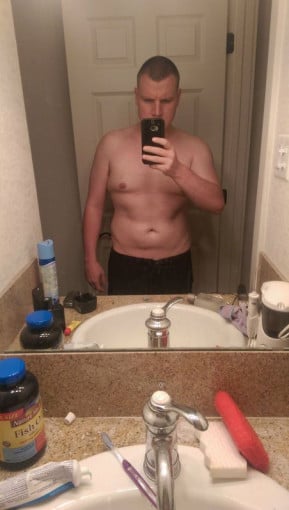A photo of a 5'9" man showing a weight loss from 190 pounds to 185 pounds. A respectable loss of 5 pounds.