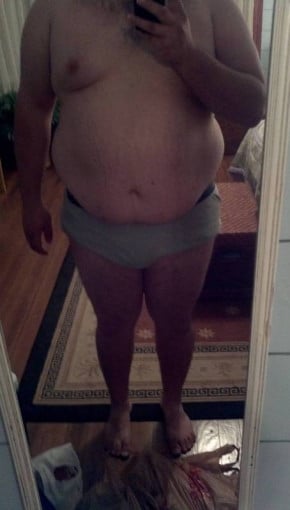 A picture of a 5'10" male showing a snapshot of 295 pounds at a height of 5'10