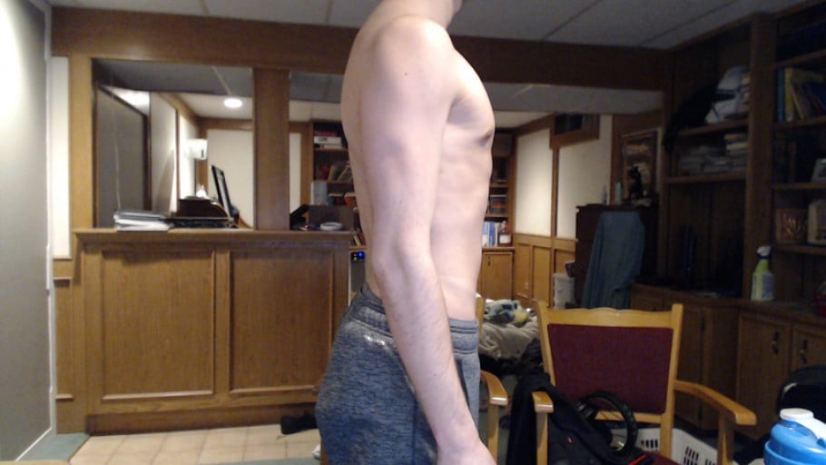 A progress pic of a 6'1" man showing a weight bulk from 142 pounds to 170 pounds. A net gain of 28 pounds.