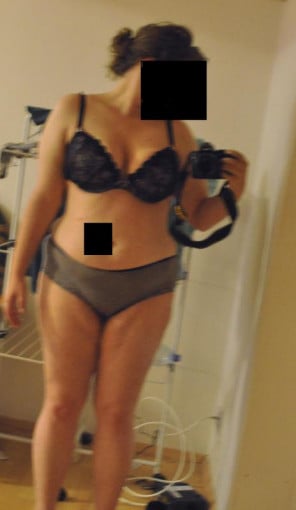 A before and after photo of a 5'6" female showing a weight loss from 231 pounds to 200 pounds. A respectable loss of 31 pounds.