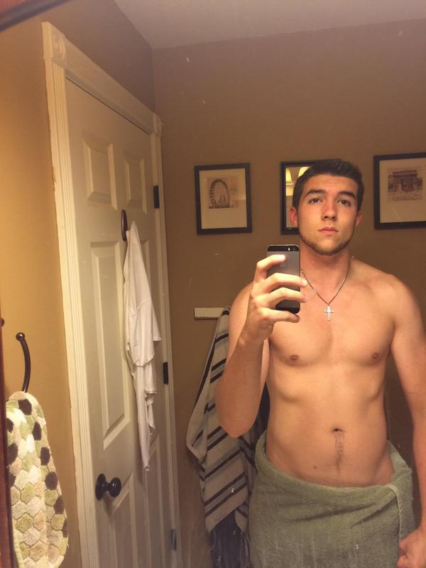 8 Photos of a 190 lbs 6'1 Male Fitness Inspo