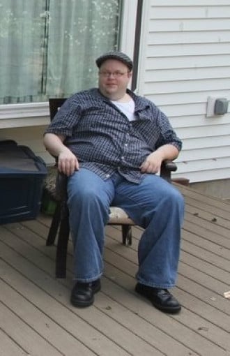 A before and after photo of a 5'10" male showing a weight loss from 320 pounds to 198 pounds. A respectable loss of 122 pounds.