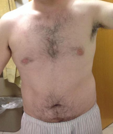 A photo of a 5'11" man showing a fat loss from 215 pounds to 197 pounds. A respectable loss of 18 pounds.