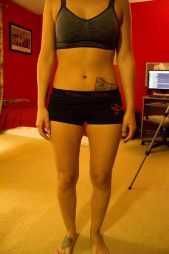 4 Pictures of a 116 lbs 5'2 Female Weight Snapshot