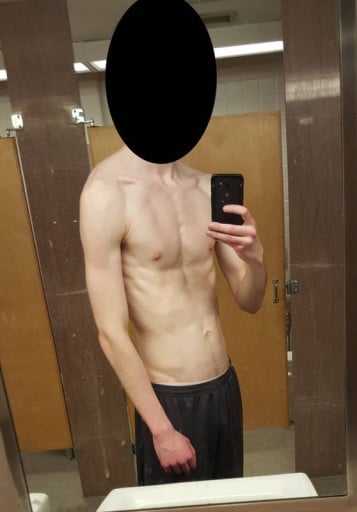A progress pic of a 6'4" man showing a muscle gain from 150 pounds to 160 pounds. A total gain of 10 pounds.