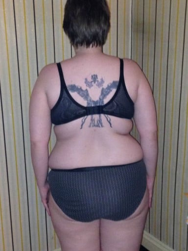 A photo of a 5'6" woman showing a snapshot of 222 pounds at a height of 5'6