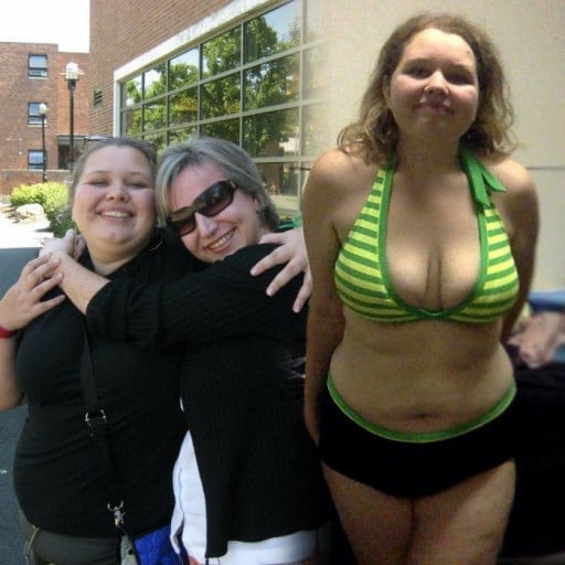 A photo of a 5'5" woman showing a weight cut from 240 pounds to 179 pounds. A net loss of 61 pounds.