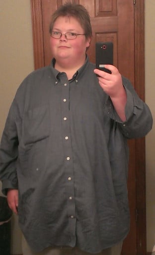 A progress pic of a 5'6" man showing a weight reduction from 444 pounds to 338 pounds. A total loss of 106 pounds.