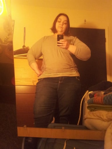 A progress pic of a 5'8" woman showing a weight cut from 350 pounds to 280 pounds. A respectable loss of 70 pounds.