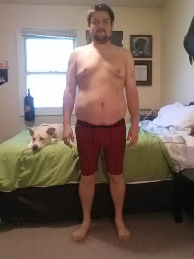 A photo of a 5'9" man showing a snapshot of 206 pounds at a height of 5'9