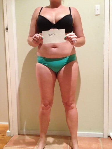 A before and after photo of a 5'2" female showing a snapshot of 136 pounds at a height of 5'2