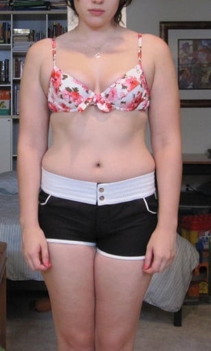 A before and after photo of a 5'5" female showing a snapshot of 152 pounds at a height of 5'5