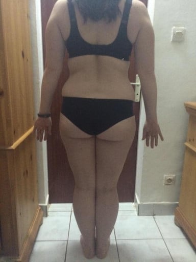 A photo of a 5'3" woman showing a snapshot of 151 pounds at a height of 5'3