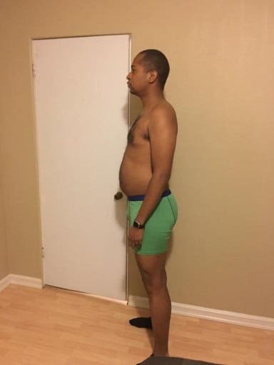 A photo of a 6'2" man showing a snapshot of 210 pounds at a height of 6'2