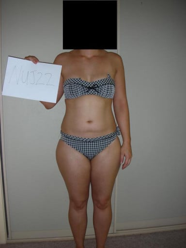 A picture of a 5'4" female showing a snapshot of 149 pounds at a height of 5'4