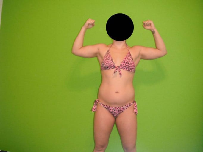 A picture of a 5'1" female showing a snapshot of 135 pounds at a height of 5'1