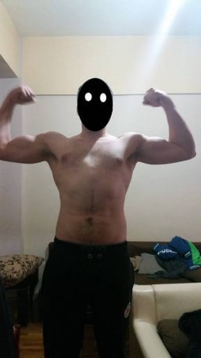 A picture of a 6'1" male showing a weight reduction from 202 pounds to 176 pounds. A total loss of 26 pounds.