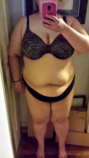 A before and after photo of a 5'5" female showing a snapshot of 292 pounds at a height of 5'5