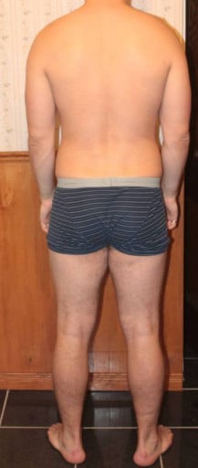 A photo of a 6'1" man showing a snapshot of 216 pounds at a height of 6'1