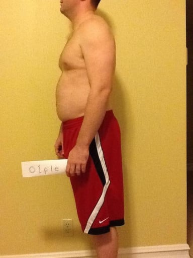 A picture of a 6'1" male showing a snapshot of 218 pounds at a height of 6'1