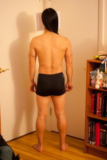 A picture of a 5'4" male showing a snapshot of 130 pounds at a height of 5'4