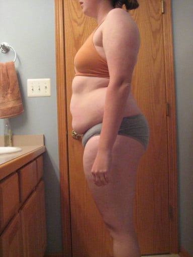 A photo of a 5'8" woman showing a snapshot of 192 pounds at a height of 5'8