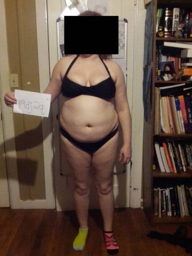 A photo of a 5'6" woman showing a snapshot of 210 pounds at a height of 5'6
