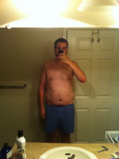 A picture of a 6'5" male showing a snapshot of 236 pounds at a height of 6'5