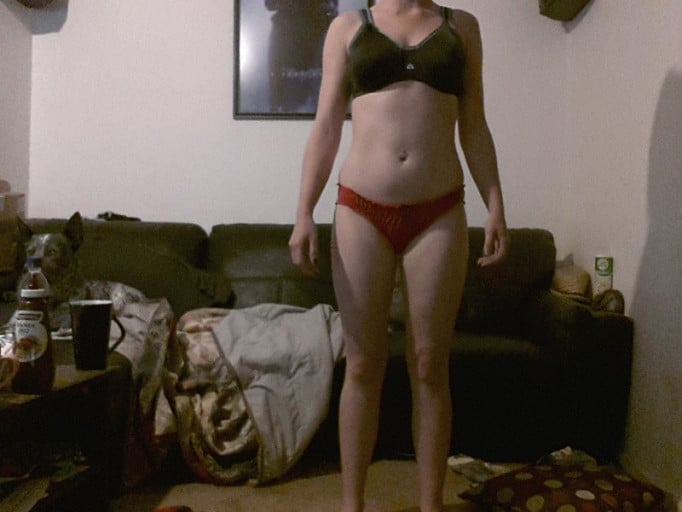 A photo of a 5'2" woman showing a snapshot of 116 pounds at a height of 5'2