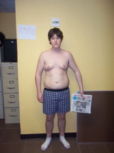 A photo of a 6'3" man showing a weight cut from 257 pounds to 172 pounds. A respectable loss of 85 pounds.
