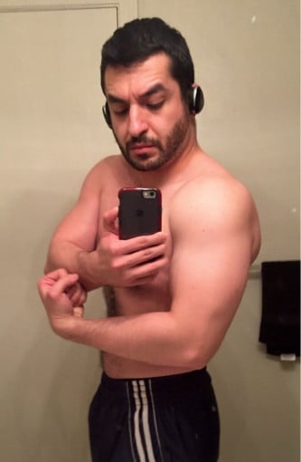 A photo of a 5'8" man showing a weight cut from 196 pounds to 189 pounds. A total loss of 7 pounds.