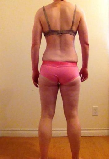 A picture of a 5'3" female showing a snapshot of 133 pounds at a height of 5'3