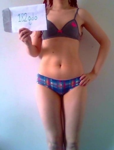 A picture of a 5'4" female showing a snapshot of 120 pounds at a height of 5'4