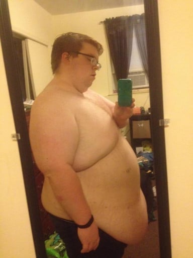 A picture of a 5'5" male showing a fat loss from 369 pounds to 366 pounds. A net loss of 3 pounds.