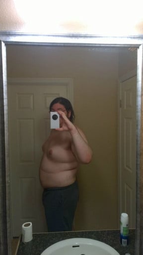 A progress pic of a 6'2" man showing a weight loss from 305 pounds to 230 pounds. A net loss of 75 pounds.