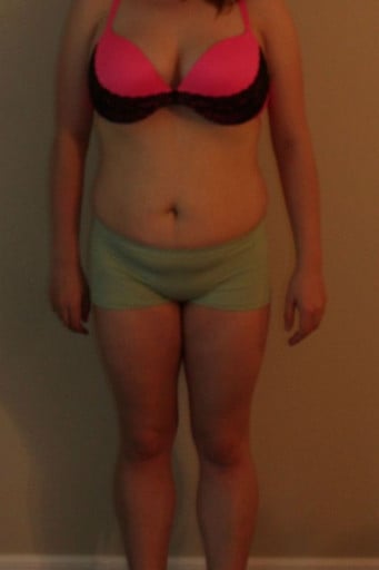 A picture of a 5'2" female showing a snapshot of 147 pounds at a height of 5'2