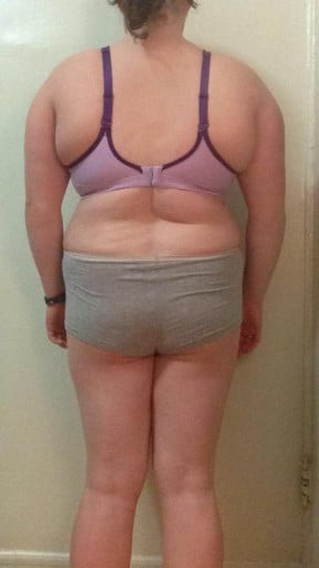 A picture of a 5'3" female showing a snapshot of 179 pounds at a height of 5'3