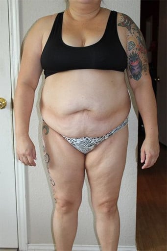 A photo of a 5'4" woman showing a snapshot of 220 pounds at a height of 5'4