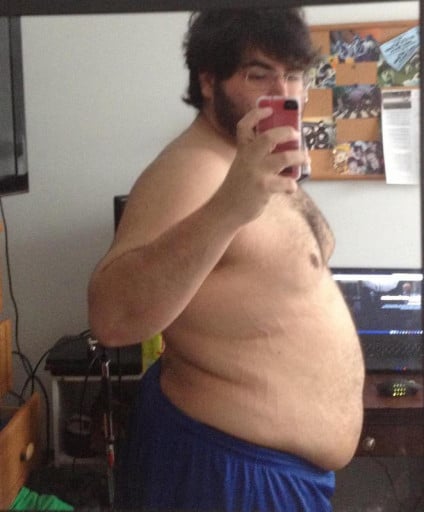 A photo of a 6'0" man showing a weight reduction from 327 pounds to 189 pounds. A respectable loss of 138 pounds.