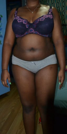A picture of a 4'11" female showing a snapshot of 125 pounds at a height of 4'11