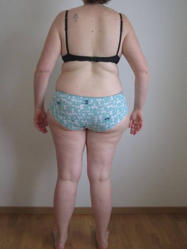 A before and after photo of a 5'8" female showing a snapshot of 195 pounds at a height of 5'8
